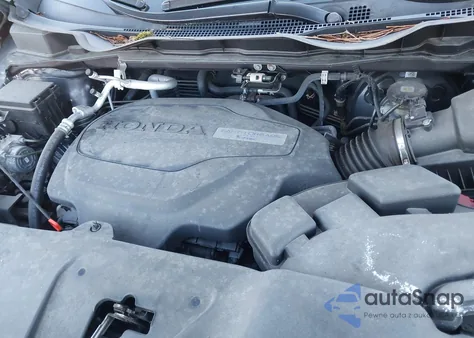 2018 Honda Odyssey Lx z USA, uszkodzony, nr VIN 5FNRL6H28JB075958